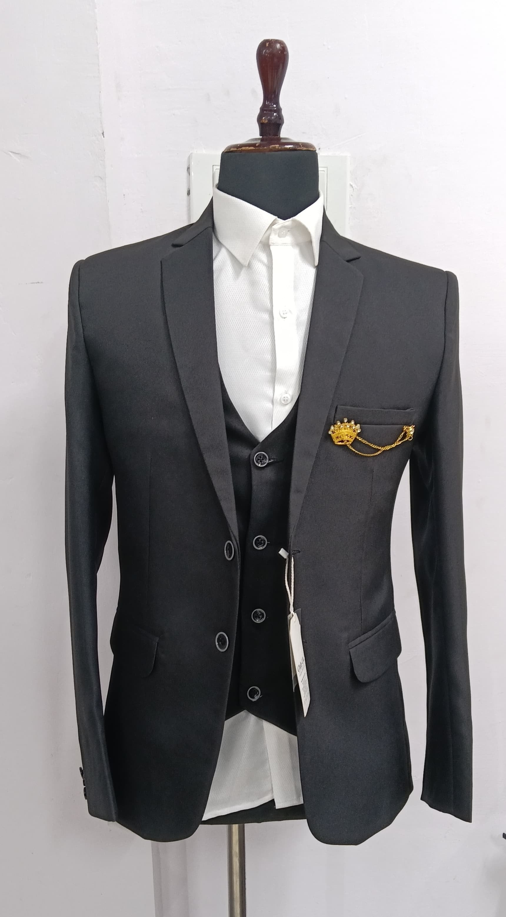 Affordable tailored men's 3-piece suits for wedding