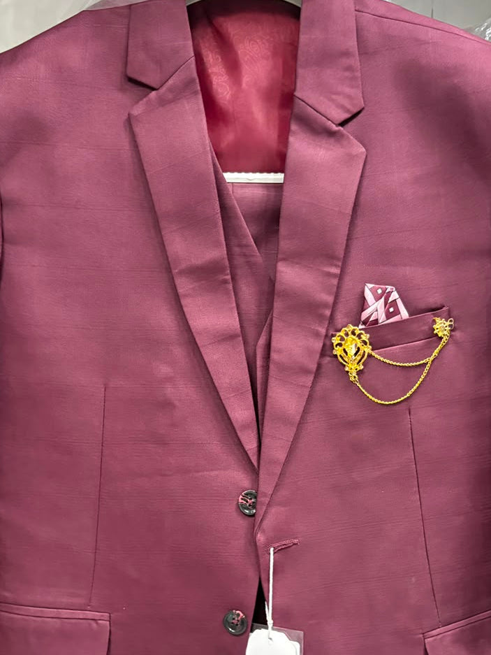 Men's maroon TR three-piece suit