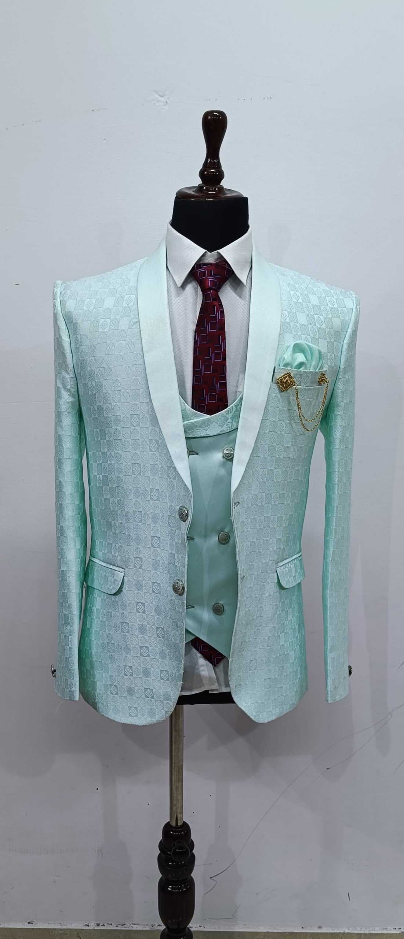 Best Men’s 3-Piece Suit for Formal Events