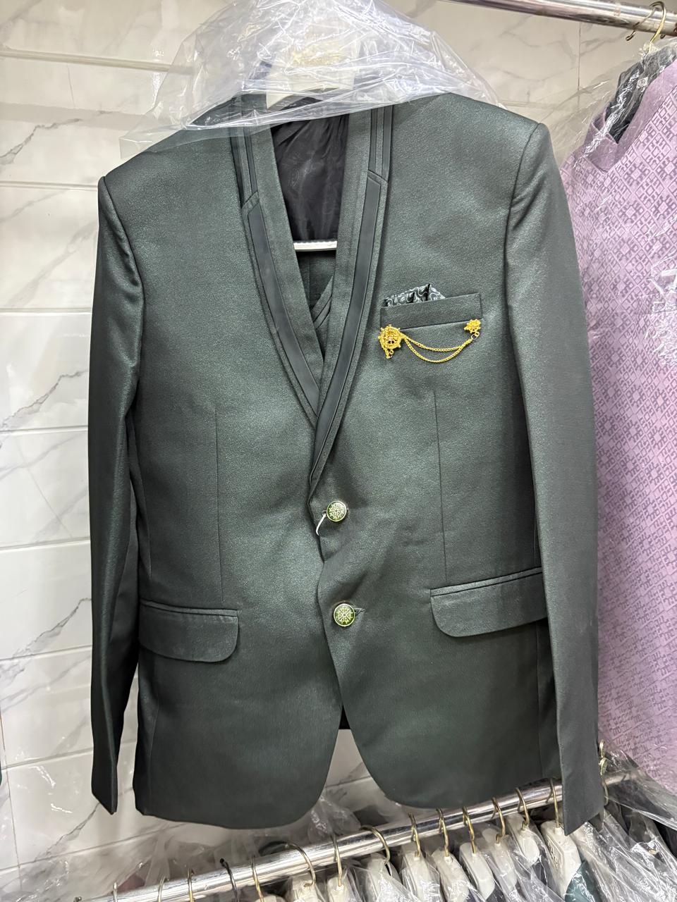 Club AK Men's Charcoal Grey Premium 3 Piece Suit