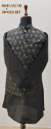 Black / 36