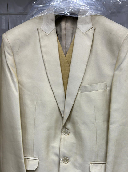 Club AK Men's Off White 3 Piece Suit