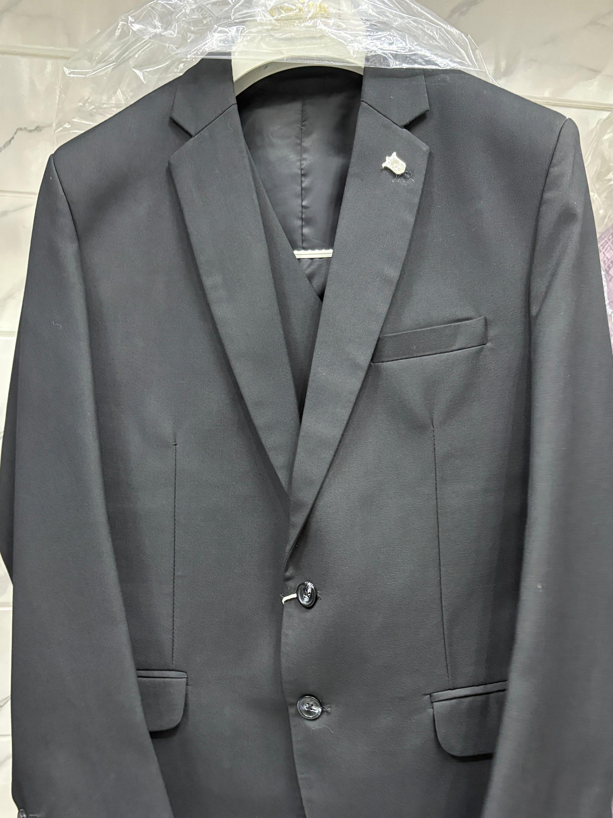 Club AK Men's Charcoal Grey 3 Piece Suit