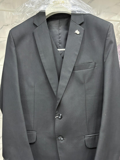 Club AK Men's Charcoal Grey 3 Piece Suit