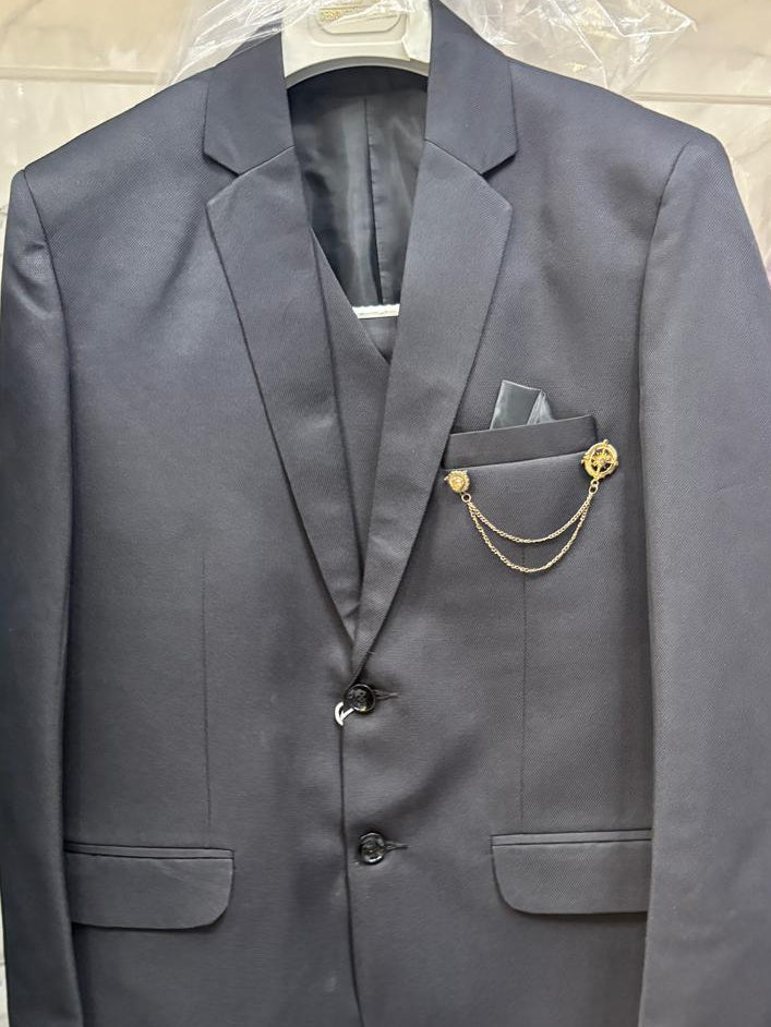 Club AK Men's Charcoal Grey Three Piece Suit