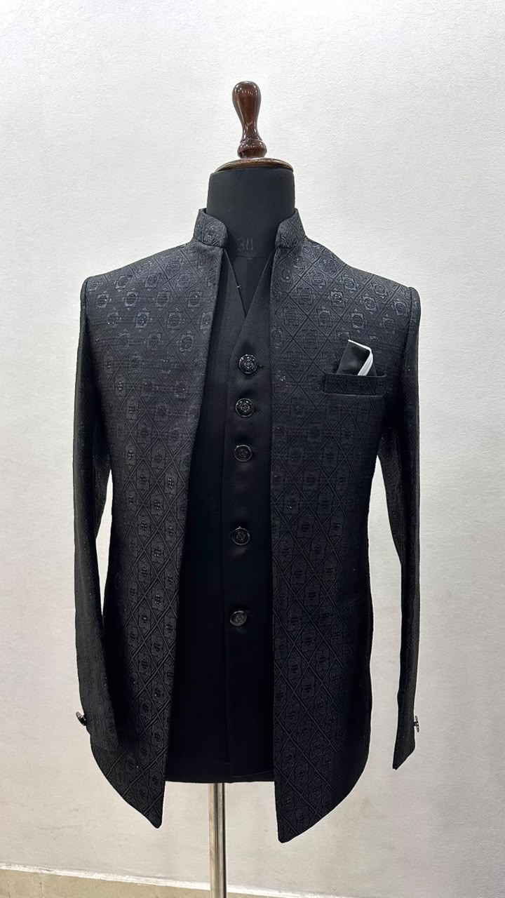 Black / 36