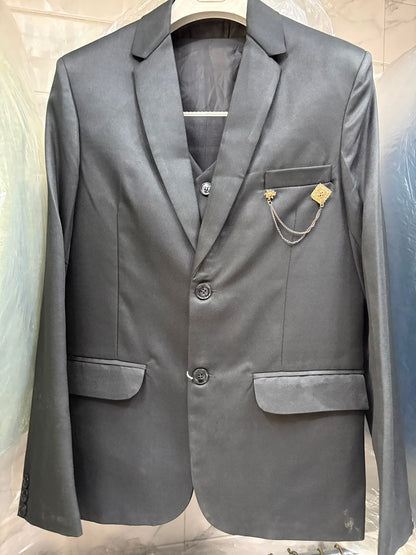 Club AK Men's Charcoal Grey Three Piece Suit