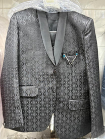 Black / 36